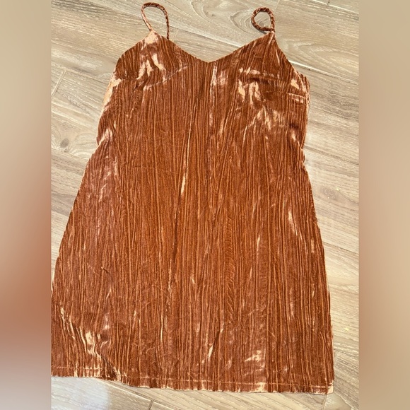 New Elodie Women's Size M Clay Brown crushed Velvet Sleeveless Cami Mini Dress - Picture 4 of 8